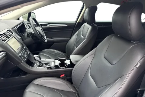 EG15AYT Ford Mondeo 2.0T EcoBoost Titanium Auto Euro 6 (s/s) 5dr Thumbnail #17