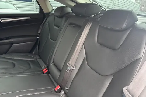 EG15AYT Ford Mondeo 2.0T EcoBoost Titanium Auto Euro 6 (s/s) 5dr Thumbnail #20