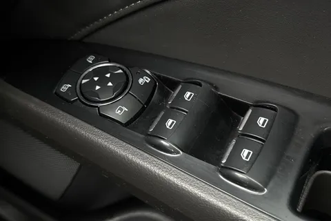 EG15AYT Ford Mondeo 2.0T EcoBoost Titanium Auto Euro 6 (s/s) 5dr Thumbnail #32