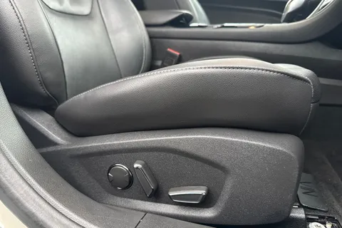 EG15AYT Ford Mondeo 2.0T EcoBoost Titanium Auto Euro 6 (s/s) 5dr Thumbnail #39