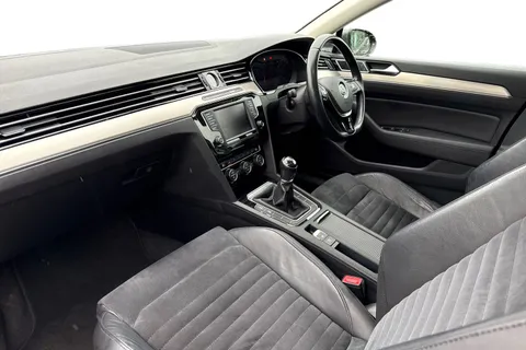 DE67YUT Volkswagen Passat 2.0 TDI GT 4dr | Adaptive Cruise Control |  ACC | Active Info Display Thumbnail #16