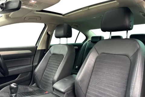 DE67YUT Volkswagen Passat 2.0 TDI GT 4dr | Adaptive Cruise Control |  ACC | Active Info Display Thumbnail #17