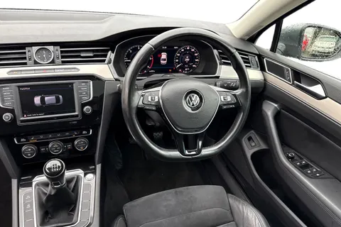 DE67YUT Volkswagen Passat 2.0 TDI GT 4dr | Adaptive Cruise Control |  ACC | Active Info Display Thumbnail #19
