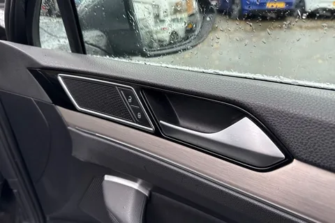 DE67YUT Volkswagen Passat 2.0 TDI GT 4dr | Adaptive Cruise Control |  ACC | Active Info Display Thumbnail #22