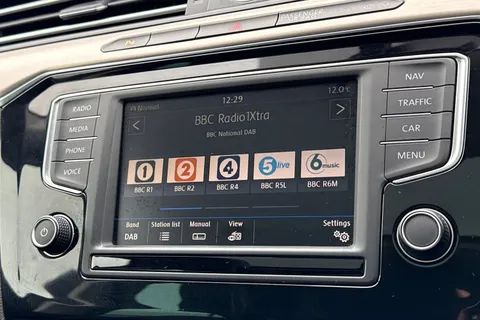 DE67YUT Volkswagen Passat 2.0 TDI GT 4dr | Adaptive Cruise Control |  ACC | Active Info Display Thumbnail #28