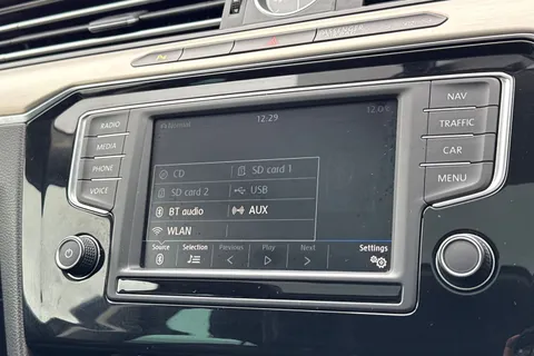 DE67YUT Volkswagen Passat 2.0 TDI GT 4dr | Adaptive Cruise Control |  ACC | Active Info Display Thumbnail #30