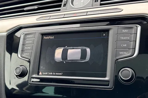 DE67YUT Volkswagen Passat 2.0 TDI GT 4dr | Adaptive Cruise Control |  ACC | Active Info Display Thumbnail #32