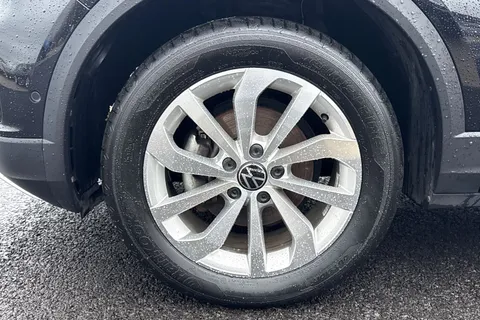 13 of 43 for VOLKSWAGEN T-ROC 1.5 TSI Style 5dr DSG