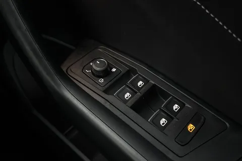 21 of 43 for VOLKSWAGEN T-ROC 1.5 TSI Style 5dr DSG