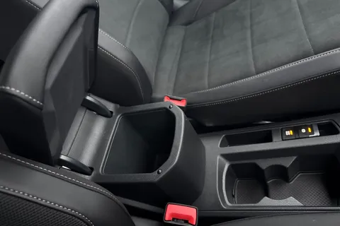 34 of 43 for VOLKSWAGEN T-ROC 1.5 TSI Style 5dr DSG