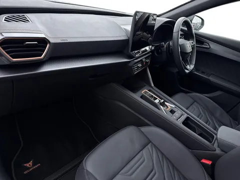 KR74UXC CUPRA Formentor 1.5 eHybrid 204 V3 5dr DSG Thumbnail #9