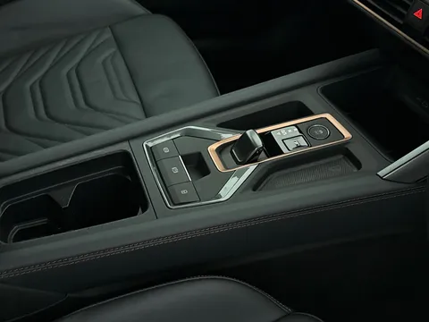 KR74UXC CUPRA Formentor 1.5 eHybrid 204 V3 5dr DSG Thumbnail #20