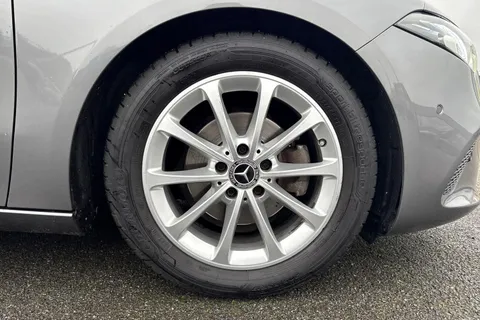 YN70UHL Mercedes-Benz A Class 1.3 A180 Sport (Executive) 7G-DCT Euro 6 (s/s) 5dr Thumbnail #11