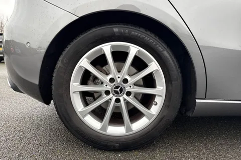 YN70UHL Mercedes-Benz A Class 1.3 A180 Sport (Executive) 7G-DCT Euro 6 (s/s) 5dr Thumbnail #12