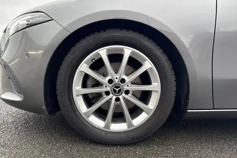 YN70UHL Mercedes-Benz A Class 1.3 A180 Sport (Executive) 7G-DCT Euro 6 (s/s) 5dr Thumbnail #13