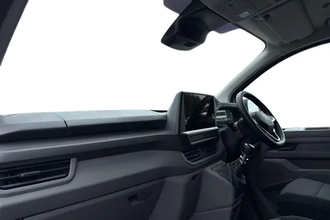 DE25GKA Volkswagen Transporter 2.0 TDI 150 Commerce Plus Van Thumbnail #16