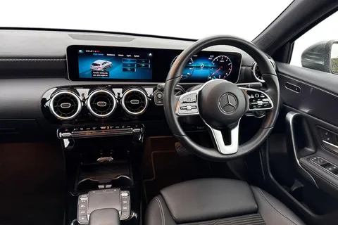 YN70UHL Mercedes-Benz A Class 1.3 A180 Sport (Executive) 7G-DCT Euro 6 (s/s) 5dr Thumbnail #19