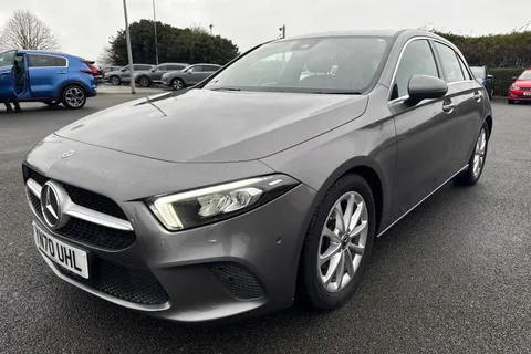 YN70UHL Mercedes-Benz A Class 1.3 A180 Sport (Executive) 7G-DCT Euro 6 (s/s) 5dr Thumbnail #28