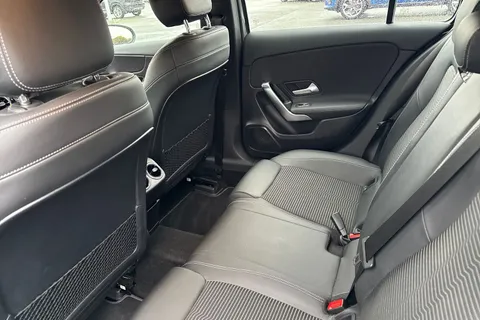 YN70UHL Mercedes-Benz A Class 1.3 A180 Sport (Executive) 7G-DCT Euro 6 (s/s) 5dr Thumbnail #35