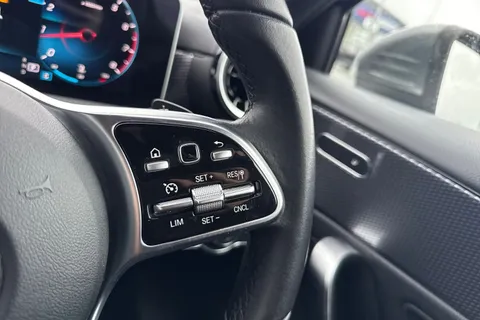 YN70UHL Mercedes-Benz A Class 1.3 A180 Sport (Executive) 7G-DCT Euro 6 (s/s) 5dr Thumbnail #39