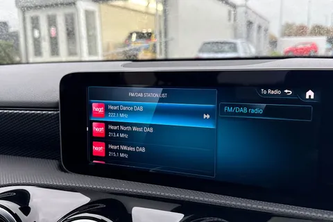 YN70UHL Mercedes-Benz A Class 1.3 A180 Sport (Executive) 7G-DCT Euro 6 (s/s) 5dr Thumbnail #47