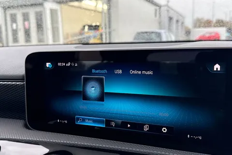 YN70UHL Mercedes-Benz A Class 1.3 A180 Sport (Executive) 7G-DCT Euro 6 (s/s) 5dr Thumbnail #48