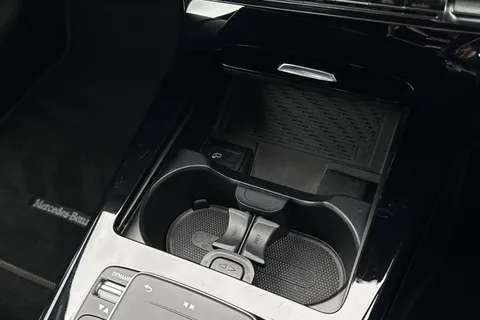 YN70UHL Mercedes-Benz A Class 1.3 A180 Sport (Executive) 7G-DCT Euro 6 (s/s) 5dr Thumbnail #54