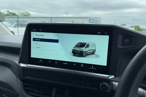 DE25GKA Volkswagen Transporter 2.0 TDI 150 Commerce Plus Van Thumbnail #58