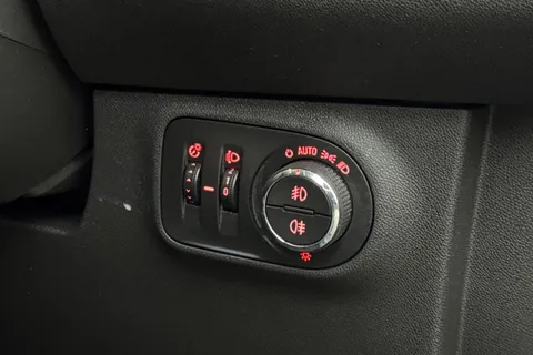 32 of 52 for Vauxhall Corsa 1.4i ecoFLEX SRi Euro 6 5dr