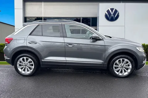 GD24WZX Volkswagen T-Roc 1.5 TSI Style 5dr DSG Thumbnail #4