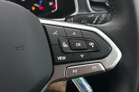 GD24WZX Volkswagen T-Roc 1.5 TSI Style 5dr DSG Thumbnail #33