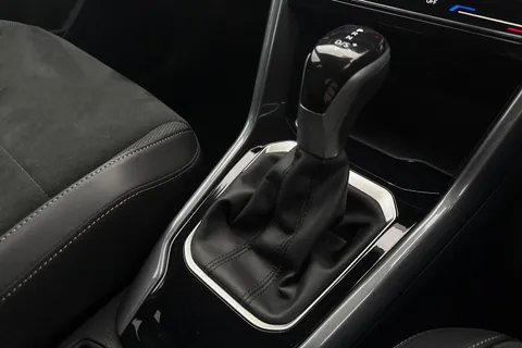 GD24WZX Volkswagen T-Roc 1.5 TSI Style 5dr DSG Thumbnail #36