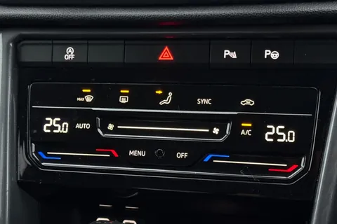 GD24RZN Volkswagen T-Roc 1.5 TSI Style 5dr DSG Thumbnail #19