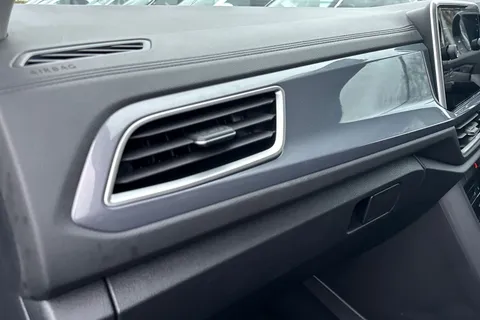 GD24RZN Volkswagen T-Roc 1.5 TSI Style 5dr DSG Thumbnail #29