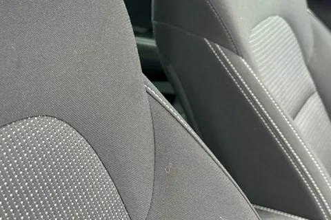 DF70UZR Kia Sportage 1.6 GDi 2 Euro 6 (s/s) 5dr Thumbnail #32