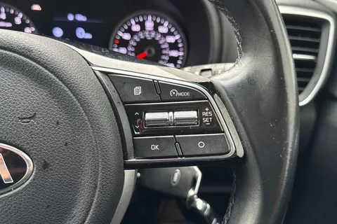 DF70UZR Kia Sportage 1.6 GDi 2 Euro 6 (s/s) 5dr Thumbnail #57