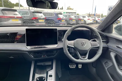 CX75SYJ Volkswagen Passat 1.5 TSI eHybrid 272 R-Line 5dr DSG ⭐Full Leather, Black Pack, Towbar⭐ Thumbnail #13
