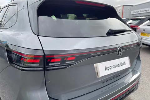 CX75SYJ Volkswagen Passat 1.5 TSI eHybrid 272 R-Line 5dr DSG ⭐Full Leather, Black Pack, Towbar⭐ Thumbnail #16