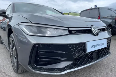 CX75SYJ Volkswagen Passat 1.5 TSI eHybrid 272 R-Line 5dr DSG ⭐Full Leather, Black Pack, Towbar⭐ Thumbnail #17