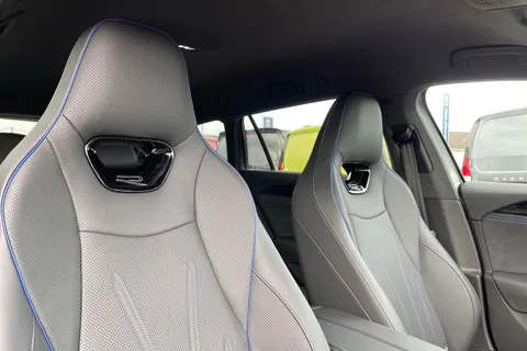 CX75SYJ Volkswagen Passat 1.5 TSI eHybrid 272 R-Line 5dr DSG ⭐Full Leather, Black Pack, Towbar⭐ Thumbnail #21