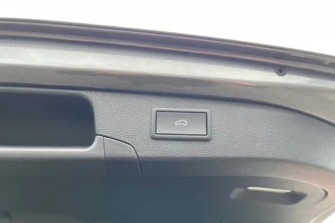 CX75SYJ Volkswagen Passat 1.5 TSI eHybrid 272 R-Line 5dr DSG ⭐Full Leather, Black Pack, Towbar⭐ Thumbnail #32