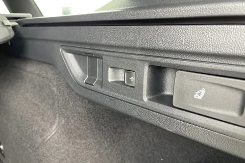 CX75SYJ Volkswagen Passat 1.5 TSI eHybrid 272 R-Line 5dr DSG ⭐Full Leather, Black Pack, Towbar⭐ Thumbnail #33