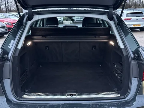 10 of 44 for Audi A4 Avant 2.0 TDI ultra Sport Euro 6 (s/s) 5dr