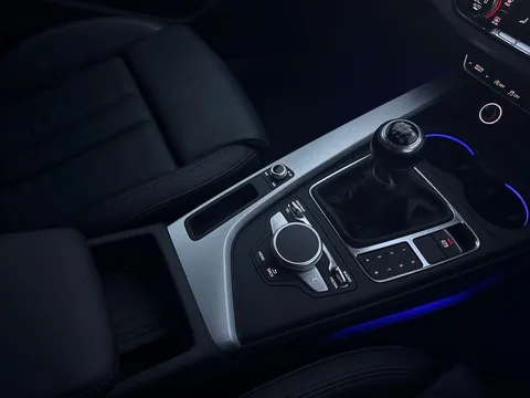 20 of 44 for Audi A4 Avant 2.0 TDI ultra Sport Euro 6 (s/s) 5dr