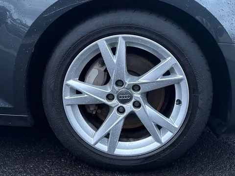 22 of 44 for Audi A4 Avant 2.0 TDI ultra Sport Euro 6 (s/s) 5dr