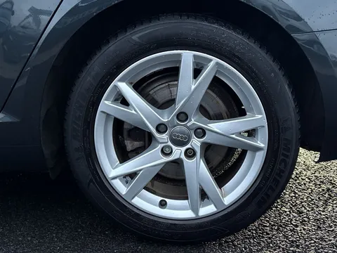 24 of 44 for Audi A4 Avant 2.0 TDI ultra Sport Euro 6 (s/s) 5dr