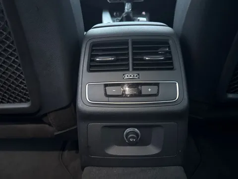 30 of 44 for Audi A4 Avant 2.0 TDI ultra Sport Euro 6 (s/s) 5dr