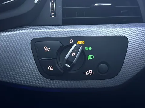 38 of 44 for Audi A4 Avant 2.0 TDI ultra Sport Euro 6 (s/s) 5dr