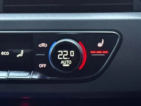 41 of 44 for Audi A4 Avant 2.0 TDI ultra Sport Euro 6 (s/s) 5dr