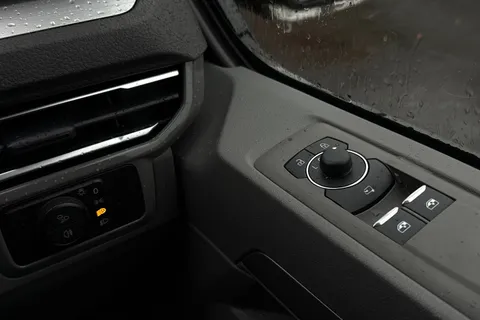 MF75FOK Volkswagen Transporter 2.0 TDI 170 Commerce Pro Van Auto Thumbnail #18